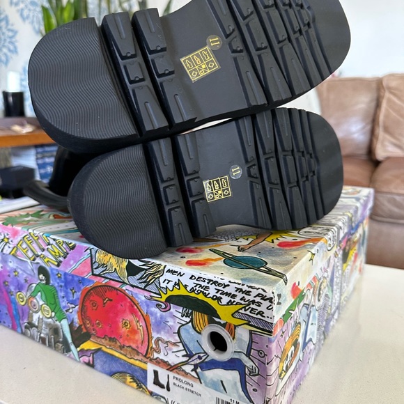 BRAND NEW NEVER WORN! Black prolong boots by Jeffery Campbell - Picture 5 of 5